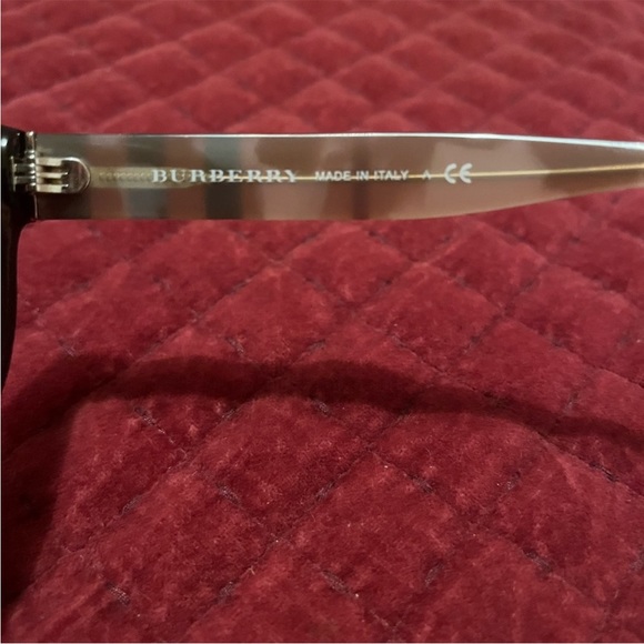 Burberry Sunglasses plaid with case - Picture 7 of 12